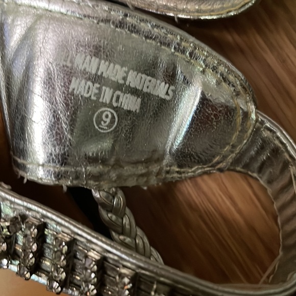 Sandals - Picture 5 of 5